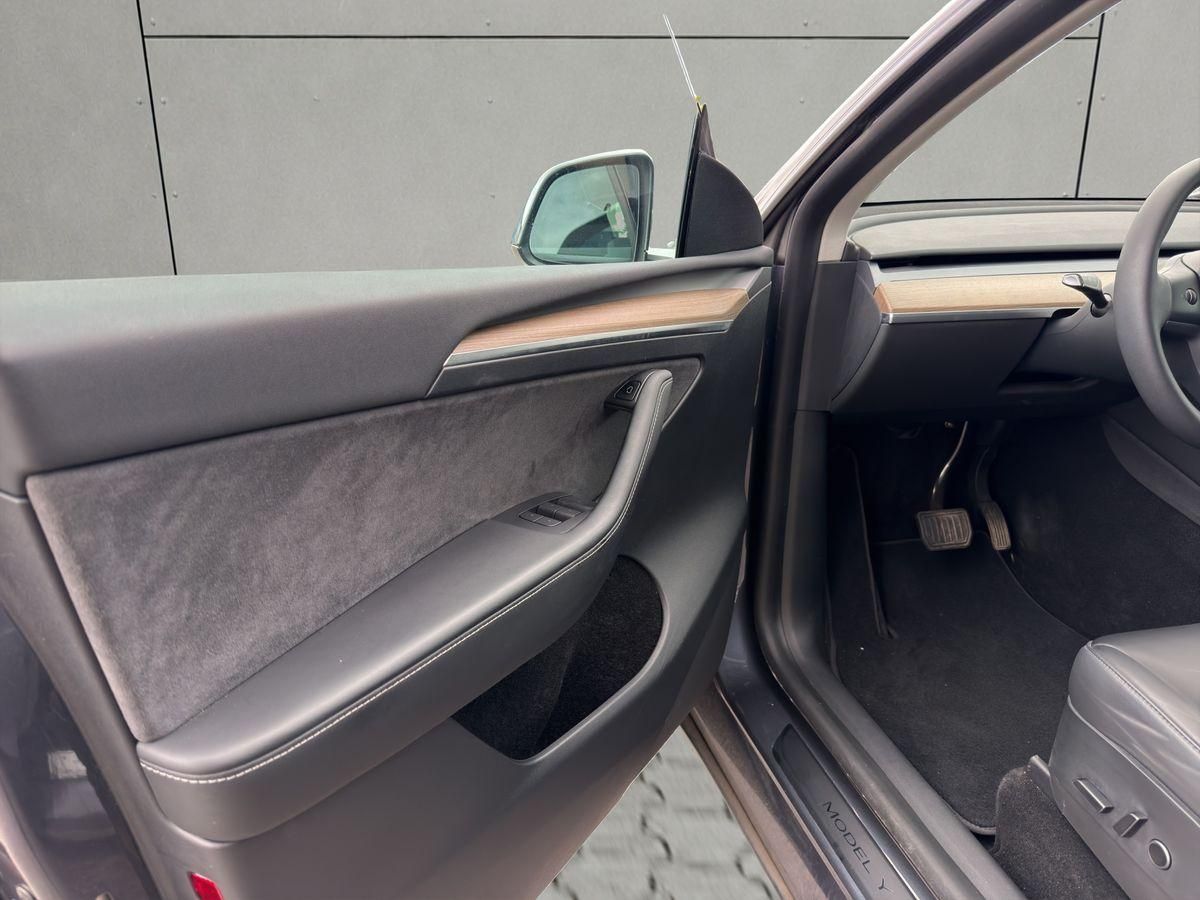 Tesla Model Y LongRange Dual AWD 75kWh EAP AHK Pano foto 24