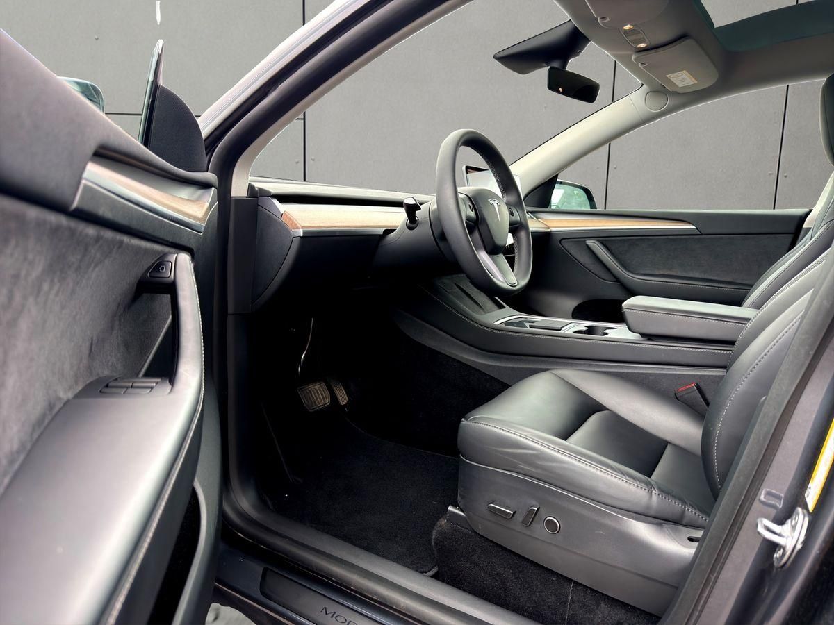 Tesla Model Y LongRange Dual AWD 75kWh EAP AHK Pano foto 25