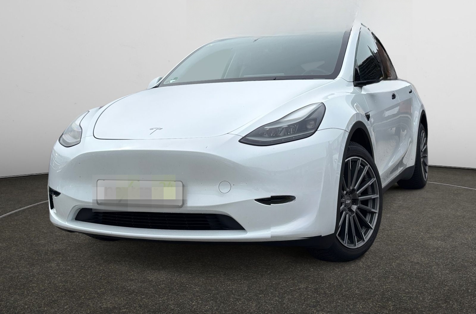Tesla Model Y Long Range Dual AWD foto 1