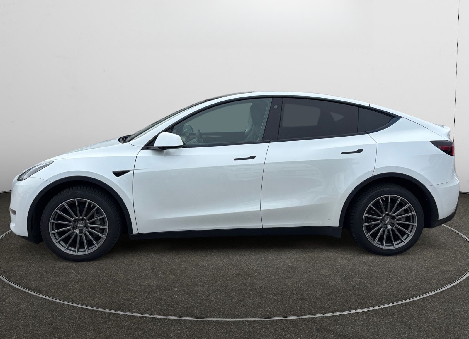 Tesla Model Y Long Range Dual AWD foto 2