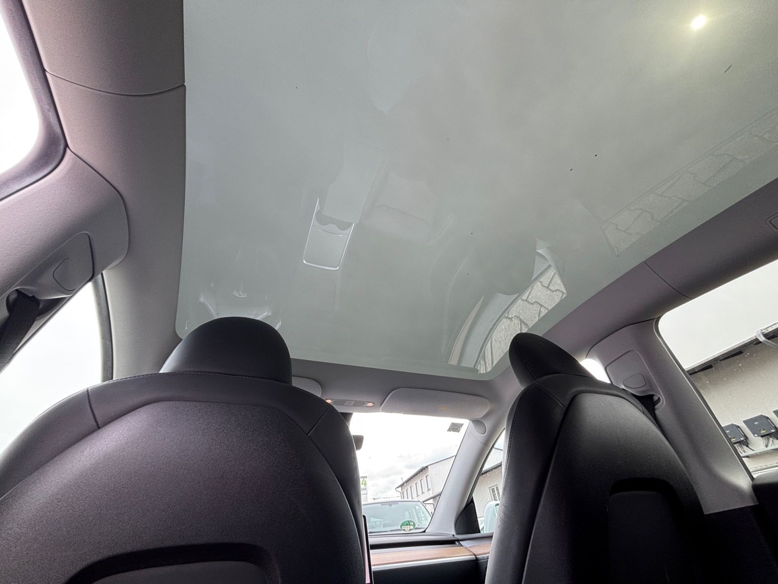 Tesla Model Y Long Range Dual AWD foto 18
