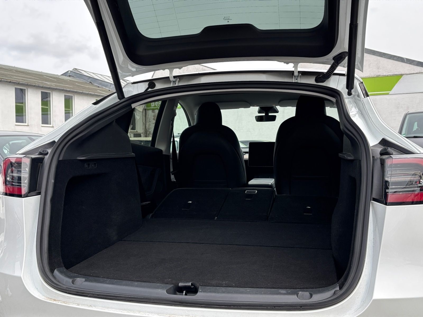 Tesla Model Y Long Range Dual AWD foto 21
