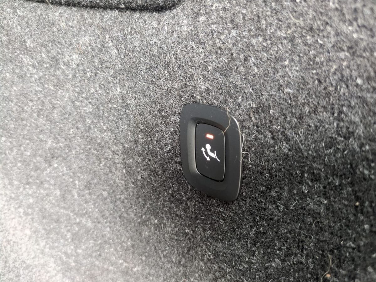 Volvo XC40 T2 Essential 2WD - RFK AHK foto 25