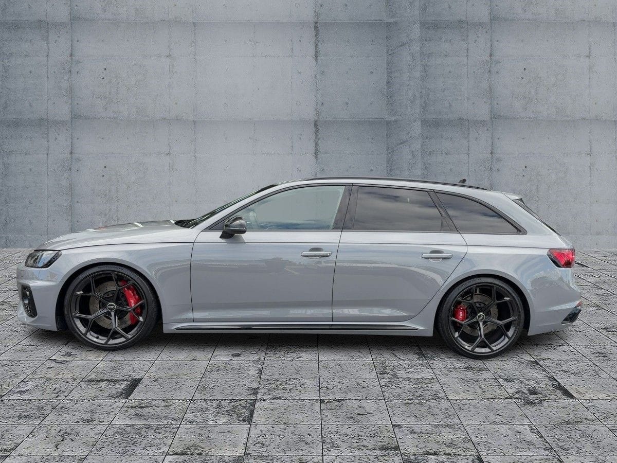Audi RS 4 Avant competition plus quattro + RS-Schalen foto 3