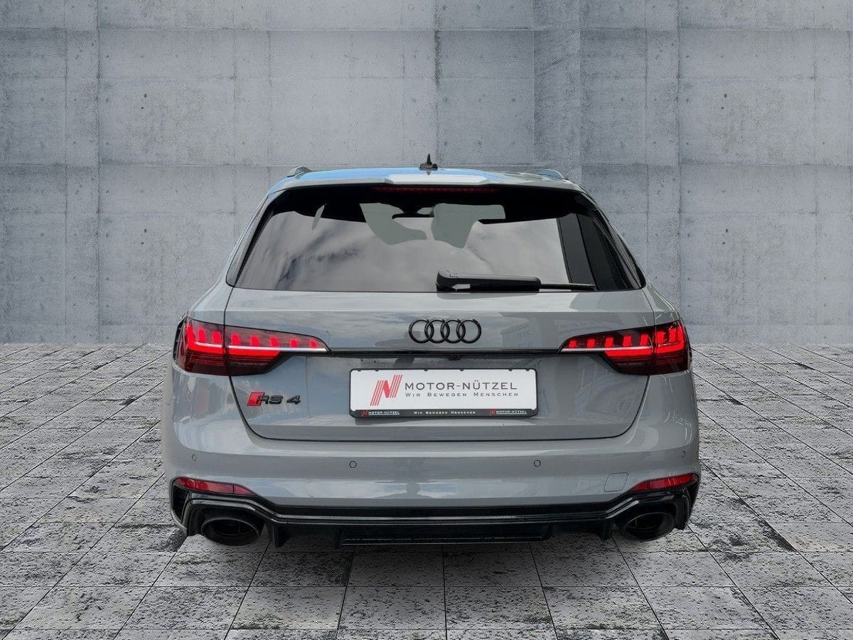 Audi RS 4 Avant competition plus quattro + RS-Schalen foto 4