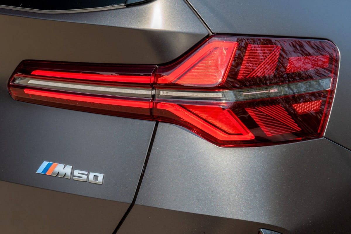 BMW X3 M50 M  INIVIDUAL DR.ASS.PLUS.LHZ.H/K.PANO foto 7