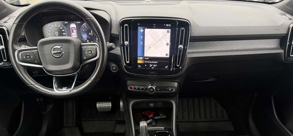 Volvo XC40 R Design AWD Harman Kardon Kamera AHK 18 LM foto 12