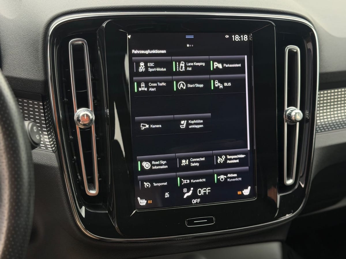 Volvo XC40 R Design AWD Harman Kardon Kamera AHK 18 LM foto 14