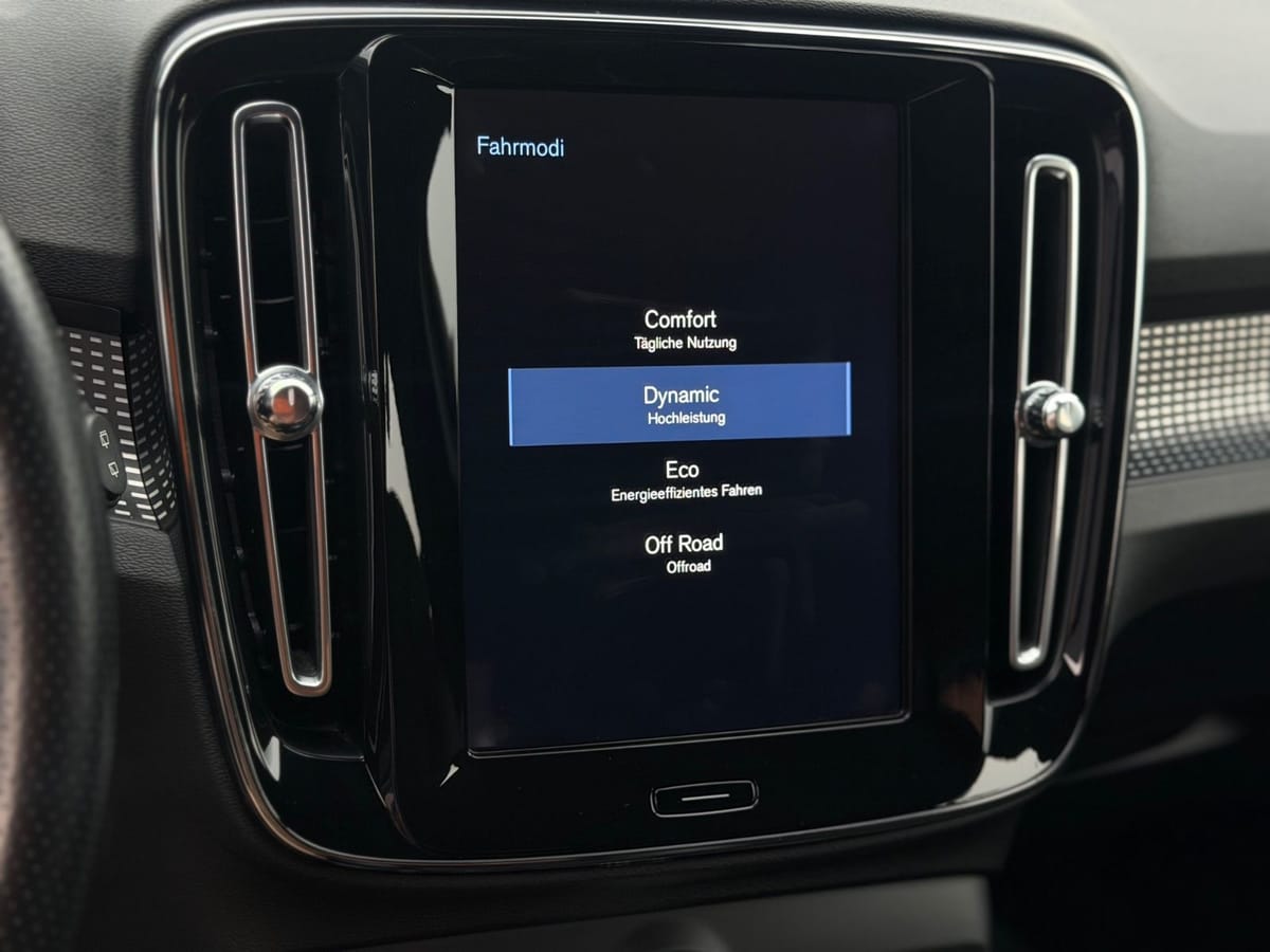 Volvo XC40 R Design AWD Harman Kardon Kamera AHK 18 LM foto 16