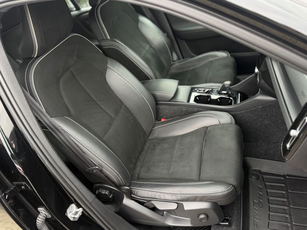 Volvo XC40 R Design AWD Harman Kardon Kamera AHK 18 LM foto 23