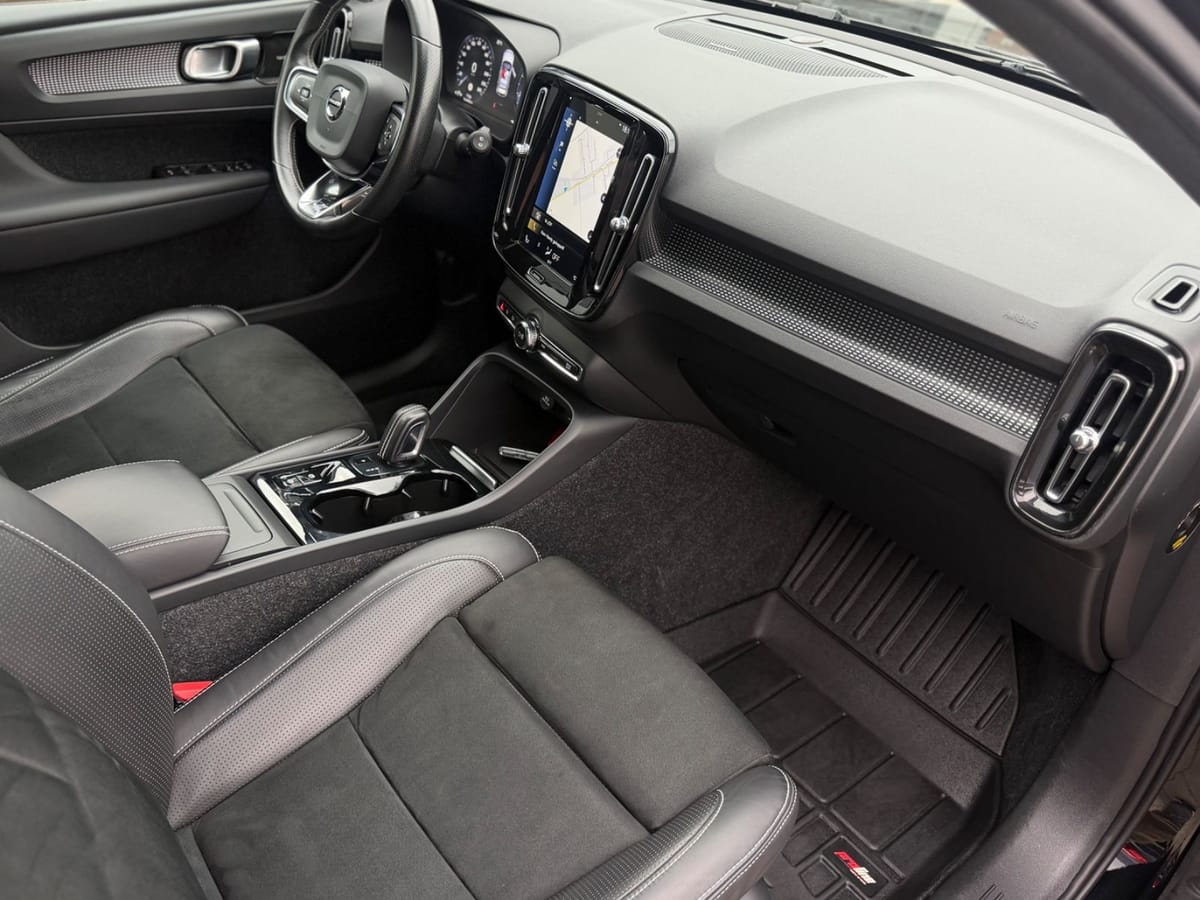 Volvo XC40 R Design AWD Harman Kardon Kamera AHK 18 LM foto 24