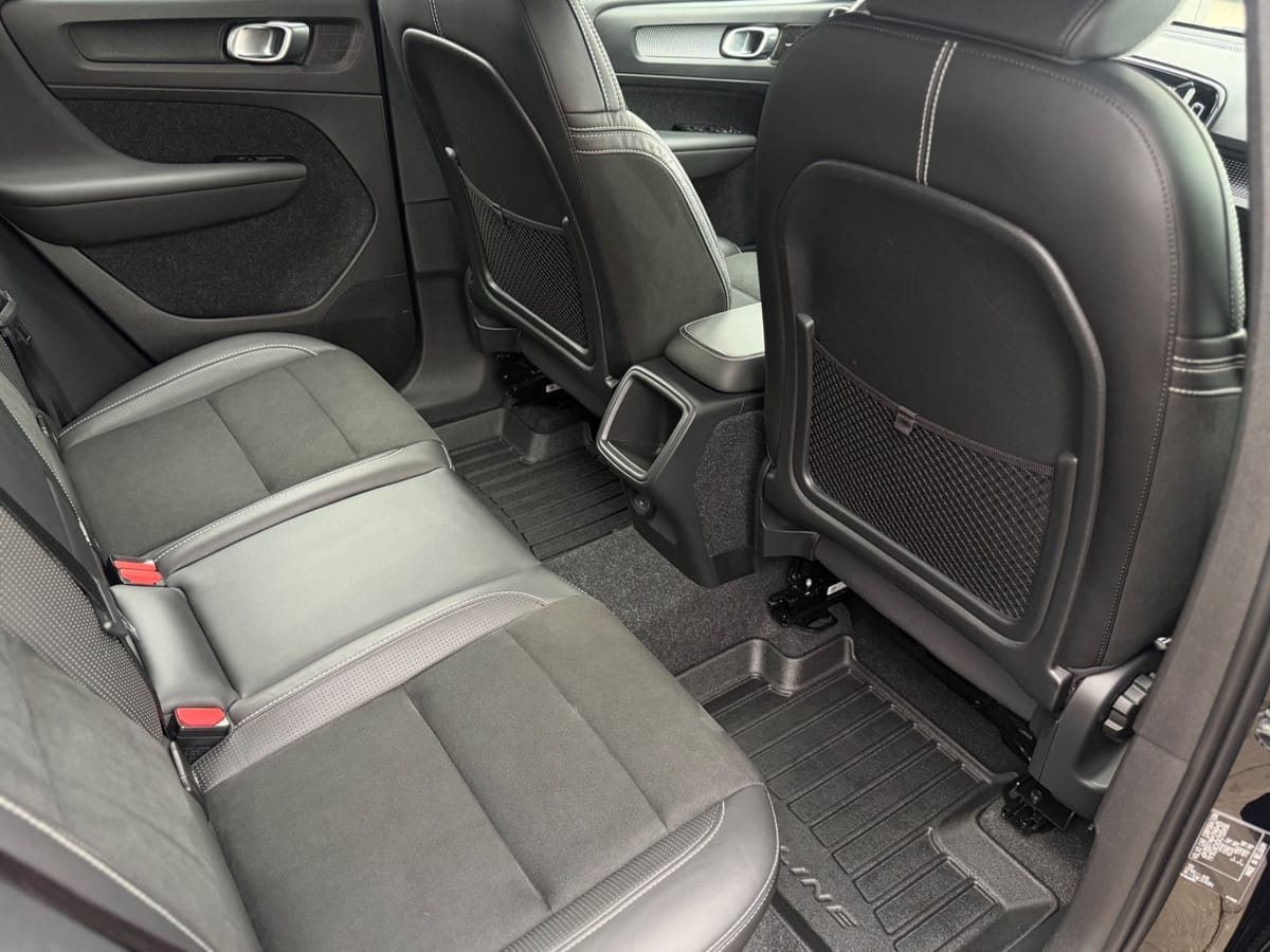 Volvo XC40 R Design AWD Harman Kardon Kamera AHK 18 LM foto 25