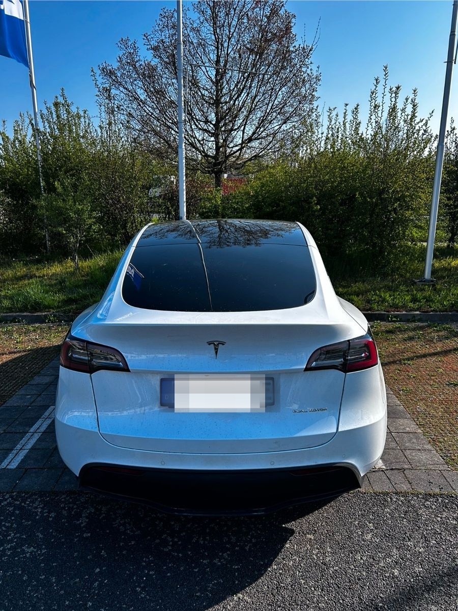 Tesla Model Y Long Range AWD 20 Zoll foto 4