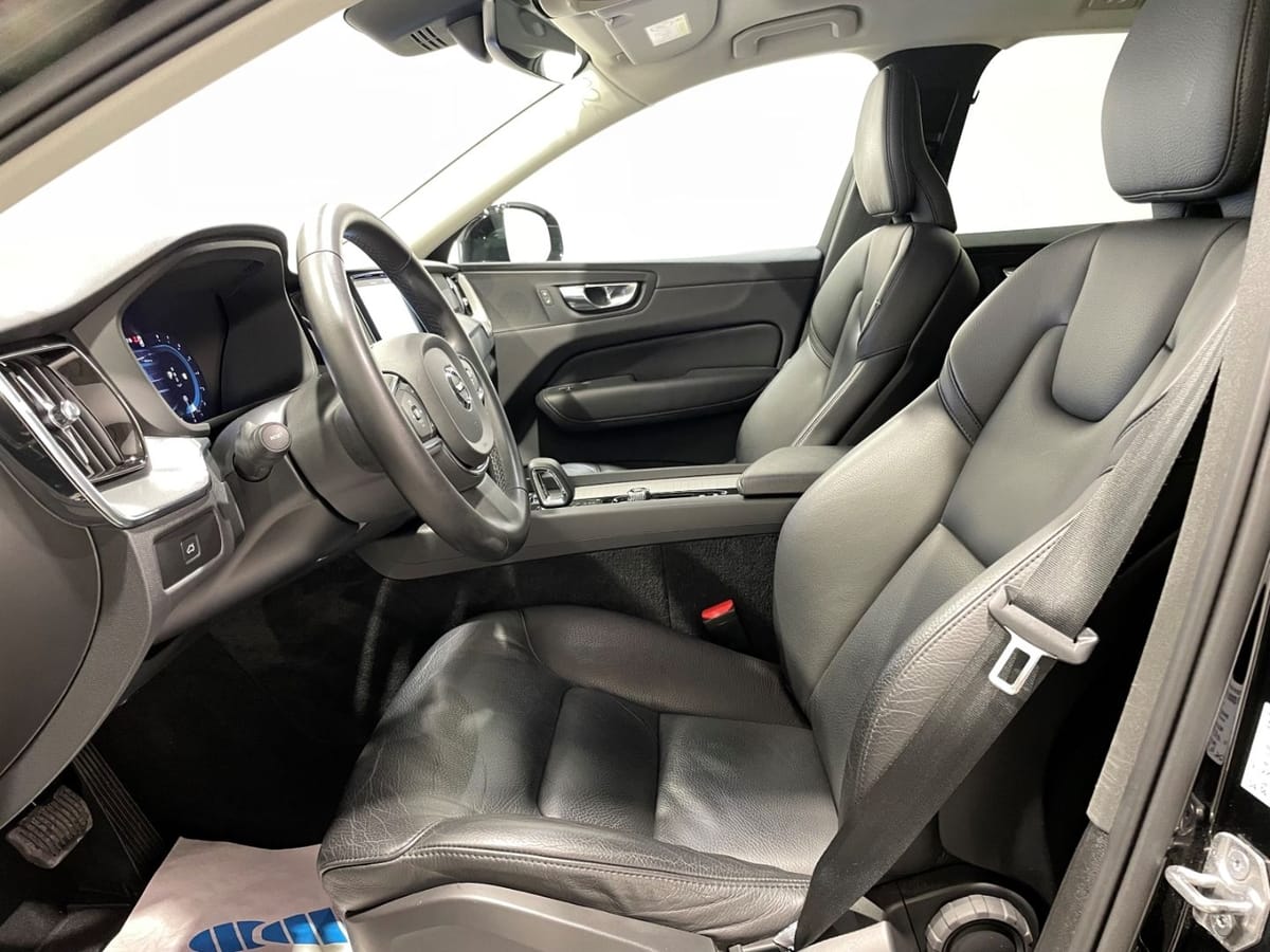 Volvo XC60 B4 Core Leder LED Navi Klima PDC foto 5