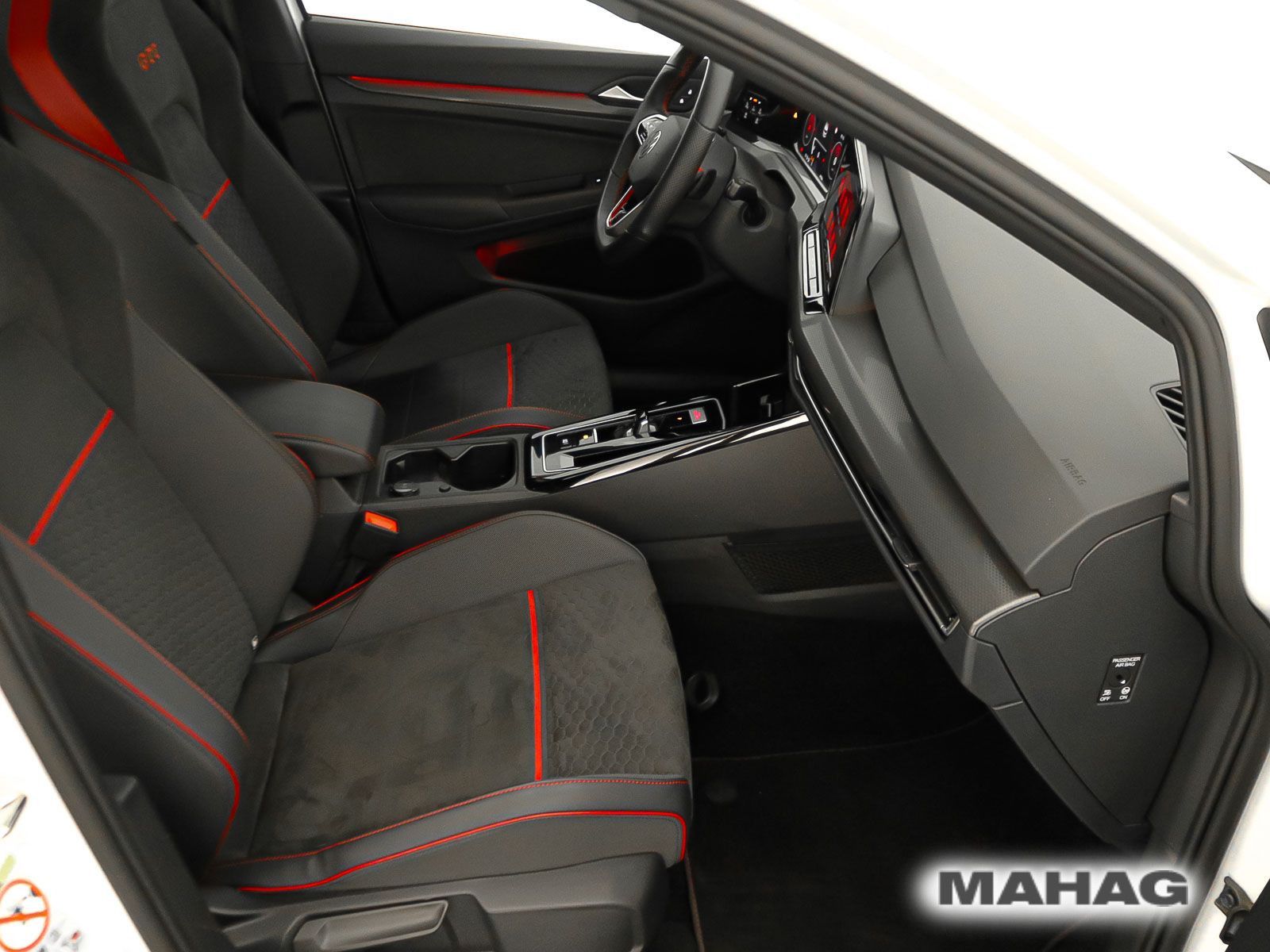Volkswagen Golf VIII GTI Clubsport 2.0 TSI LED+ Navi ParkPi foto 12