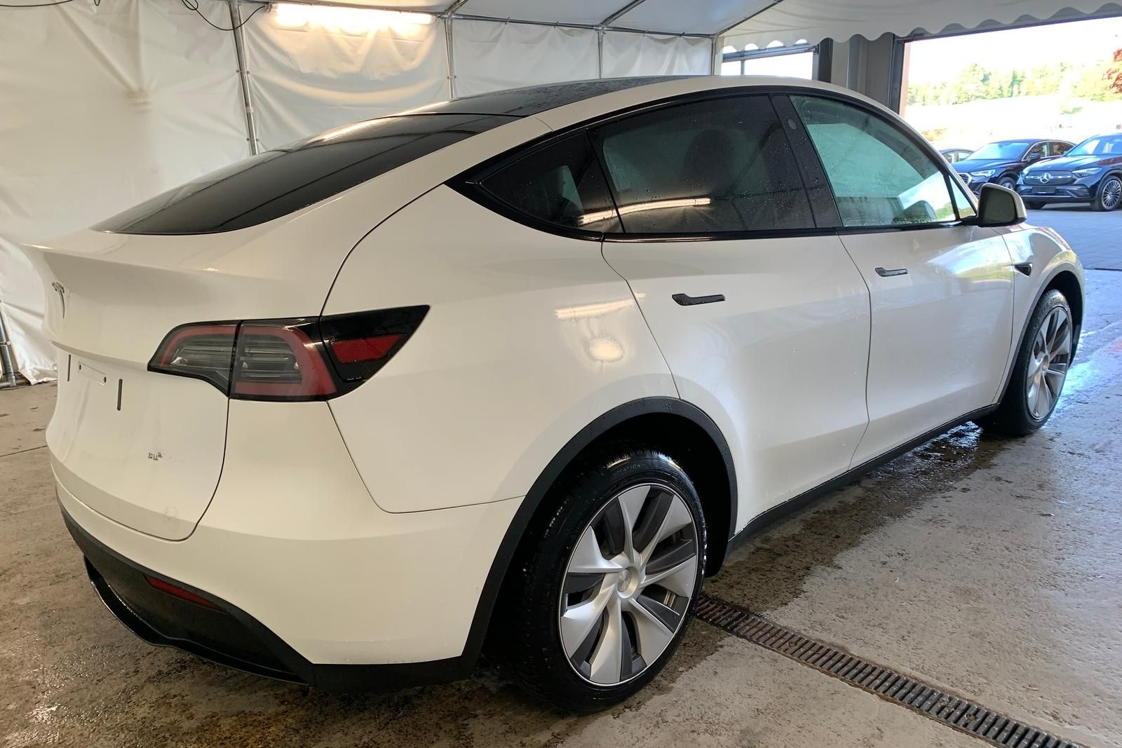 Tesla Model Y Long Range Dual AWD Autopilot 3 foto 5