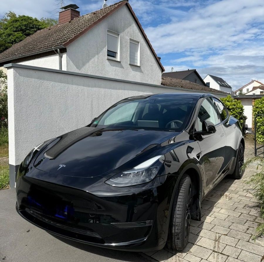 Tesla Model Y Long Range Dual Motor AWD Long Range foto 1