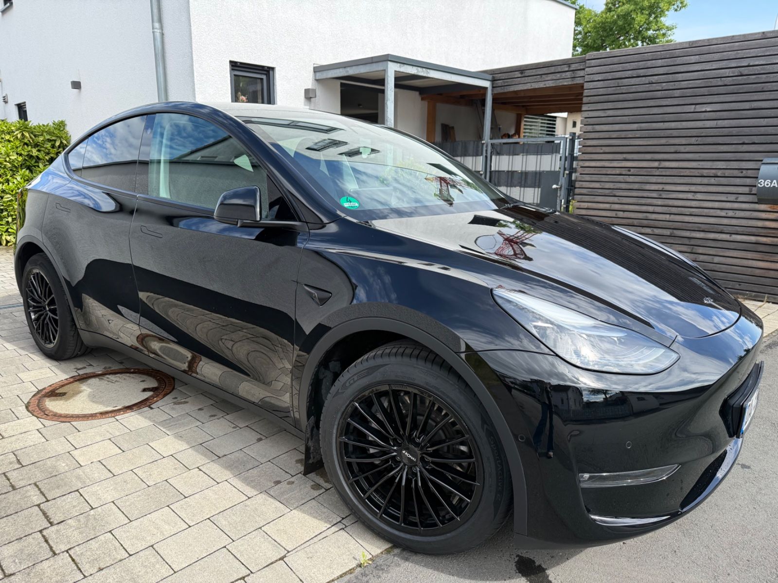 Tesla Model Y Long Range Dual Motor AWD Long Range foto 2