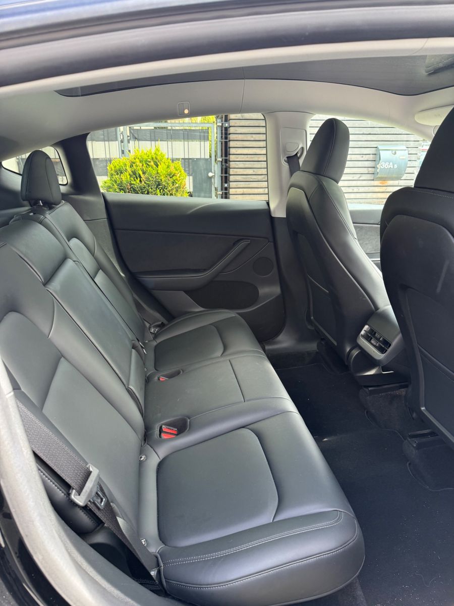 Tesla Model Y Long Range Dual Motor AWD Long Range foto 6
