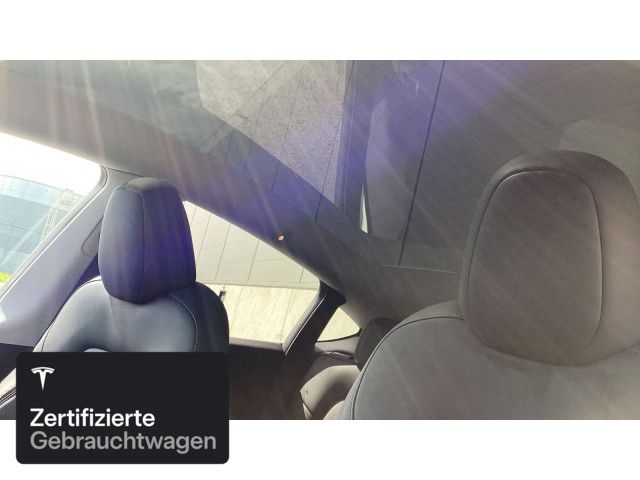 Tesla Model Y Rear-Wheel Drive foto 18