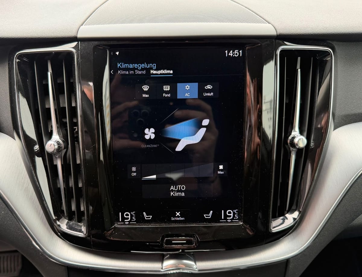 Volvo XC 60 AWD LEDER NAVI KAMERA AUS ERSTER HAND foto 15