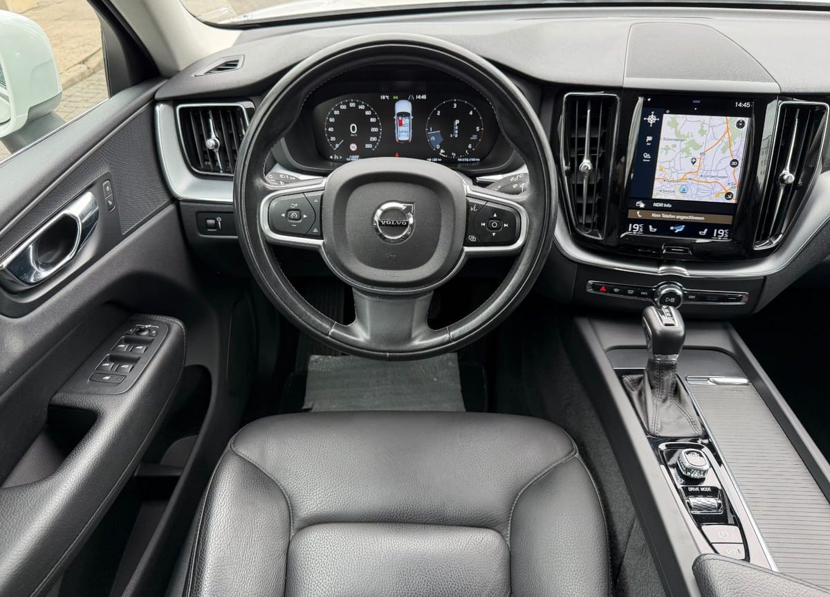 Volvo XC 60 AWD LEDER NAVI KAMERA AUS ERSTER HAND foto 16