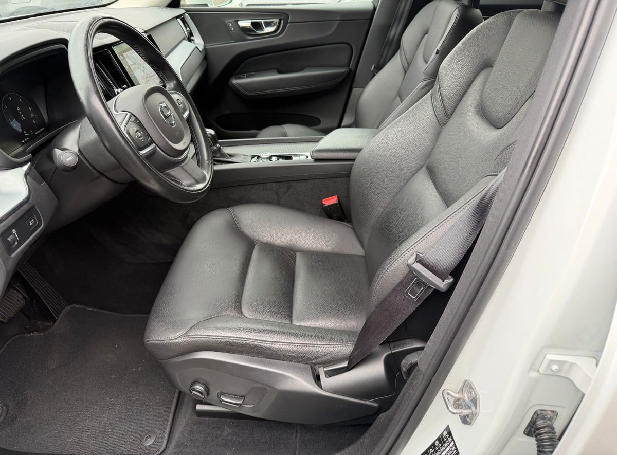 Volvo XC 60 AWD LEDER NAVI KAMERA AUS ERSTER HAND foto 9