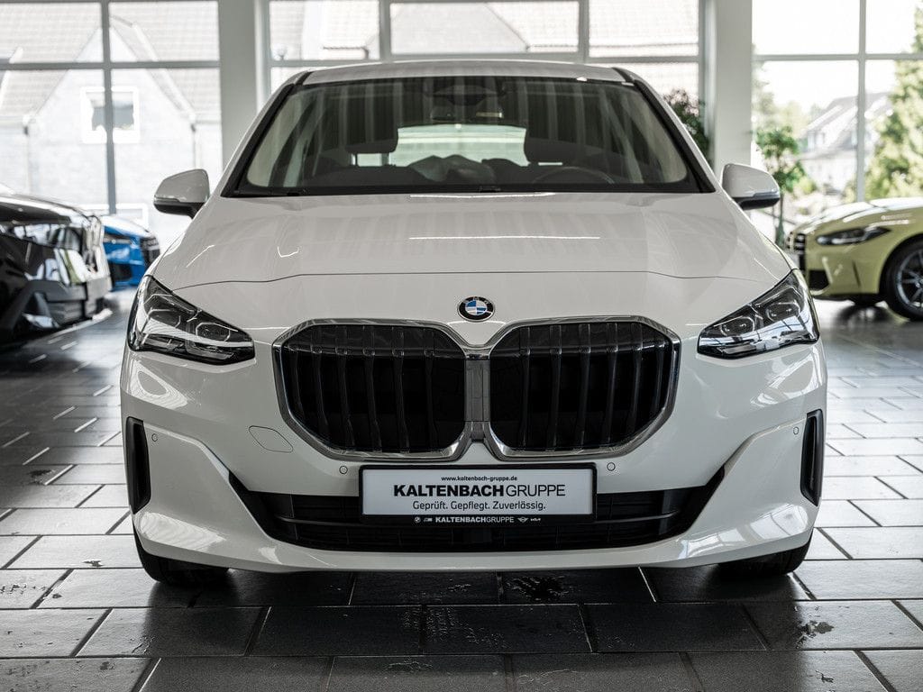 BMW 223d Active Tourer xDrive AHK LED NAVI KAMERA foto 4