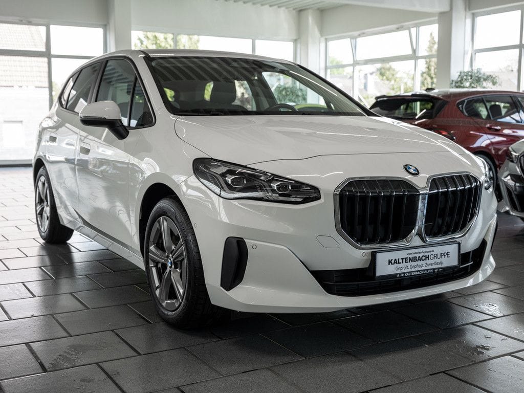 BMW 223d Active Tourer xDrive AHK LED NAVI KAMERA foto 5