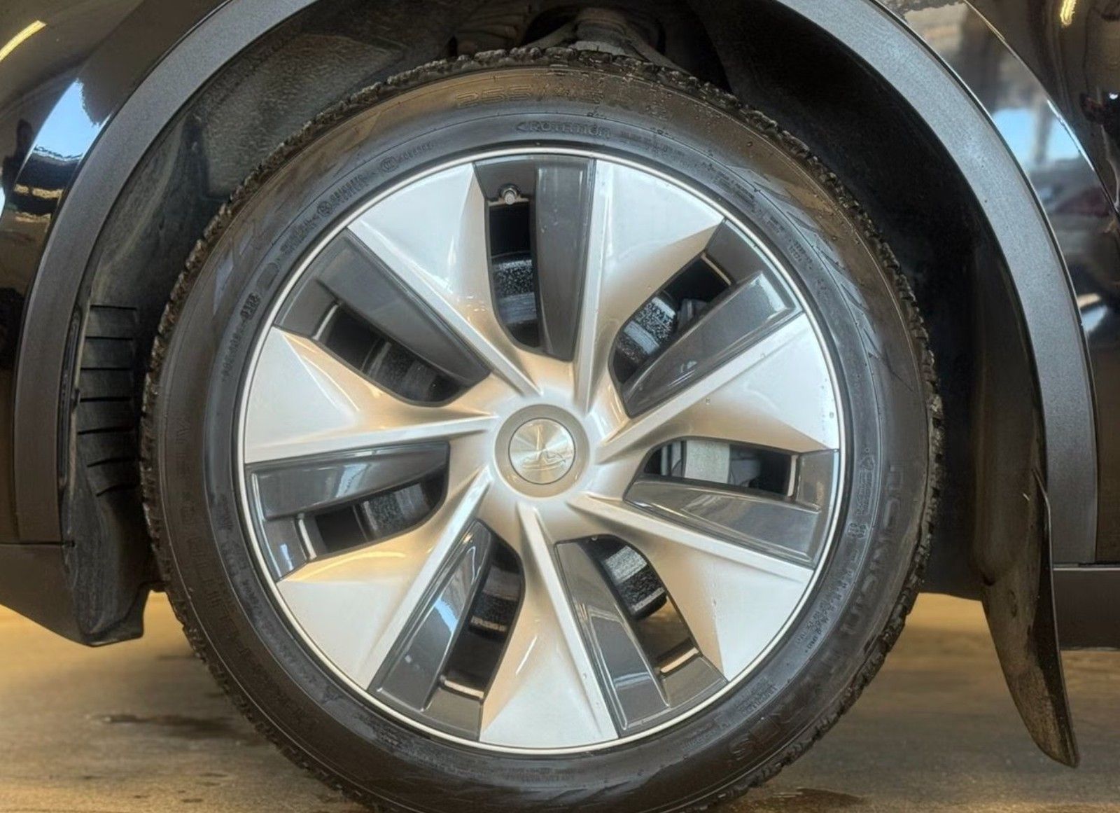 Tesla Model Y RWD foto 4
