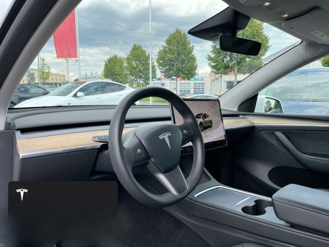 Tesla Model Y Long Range AWD foto 11