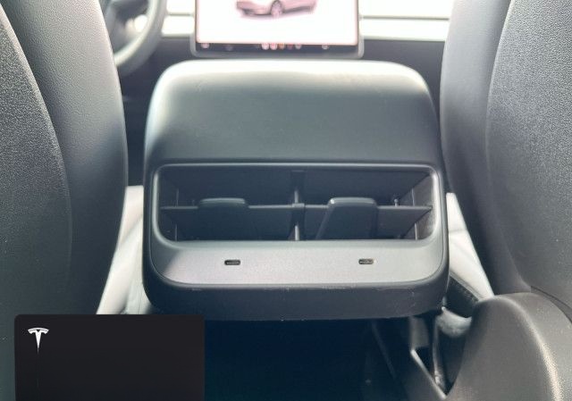 Tesla Model Y Long Range AWD foto 13