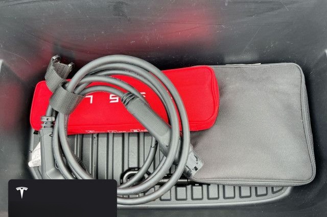 Tesla Model Y Long Range AWD foto 8