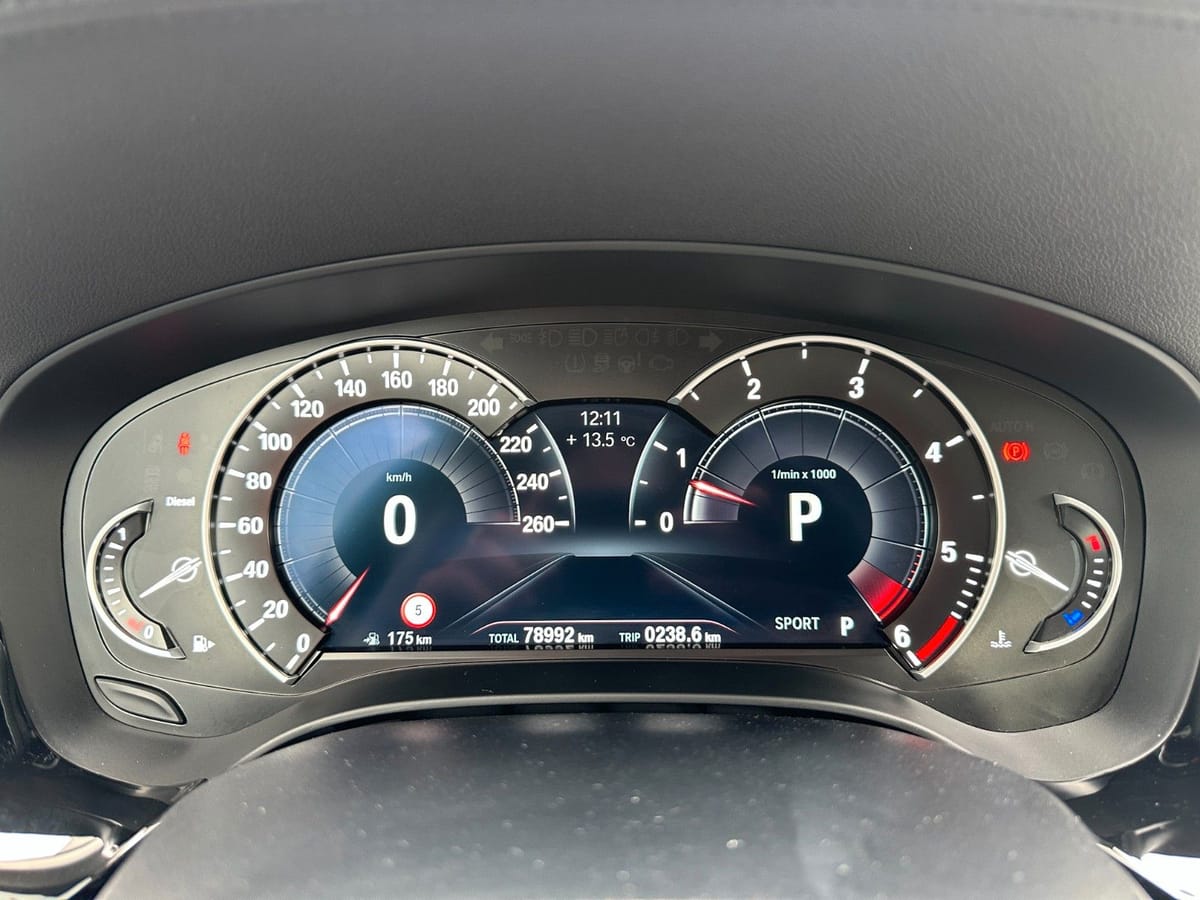 BMW 530dT Luxury xDrive AD.LED HIFI HUD AHK KAMERA foto 17