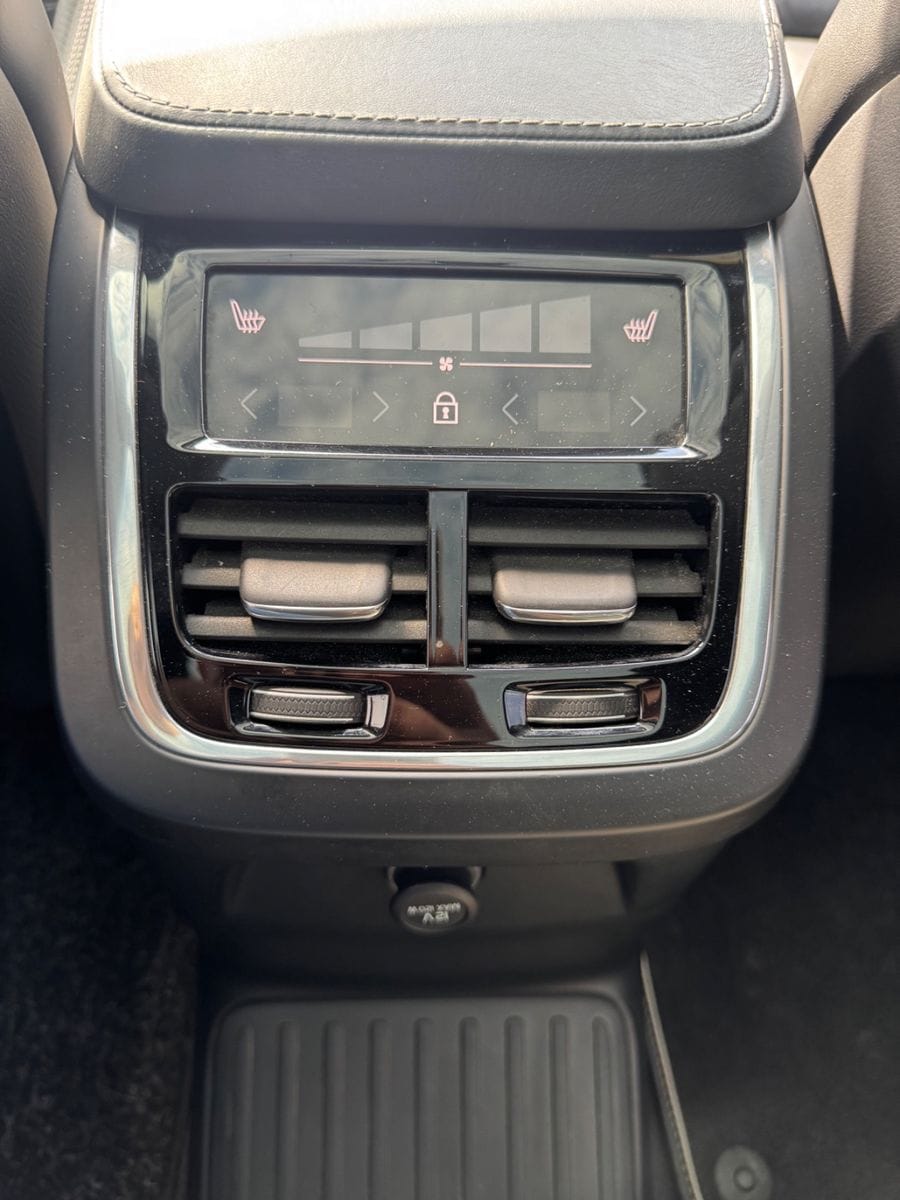 Volvo XC 90 R Design Plug-In Hybrid AWD HUD PANO AHK foto 15