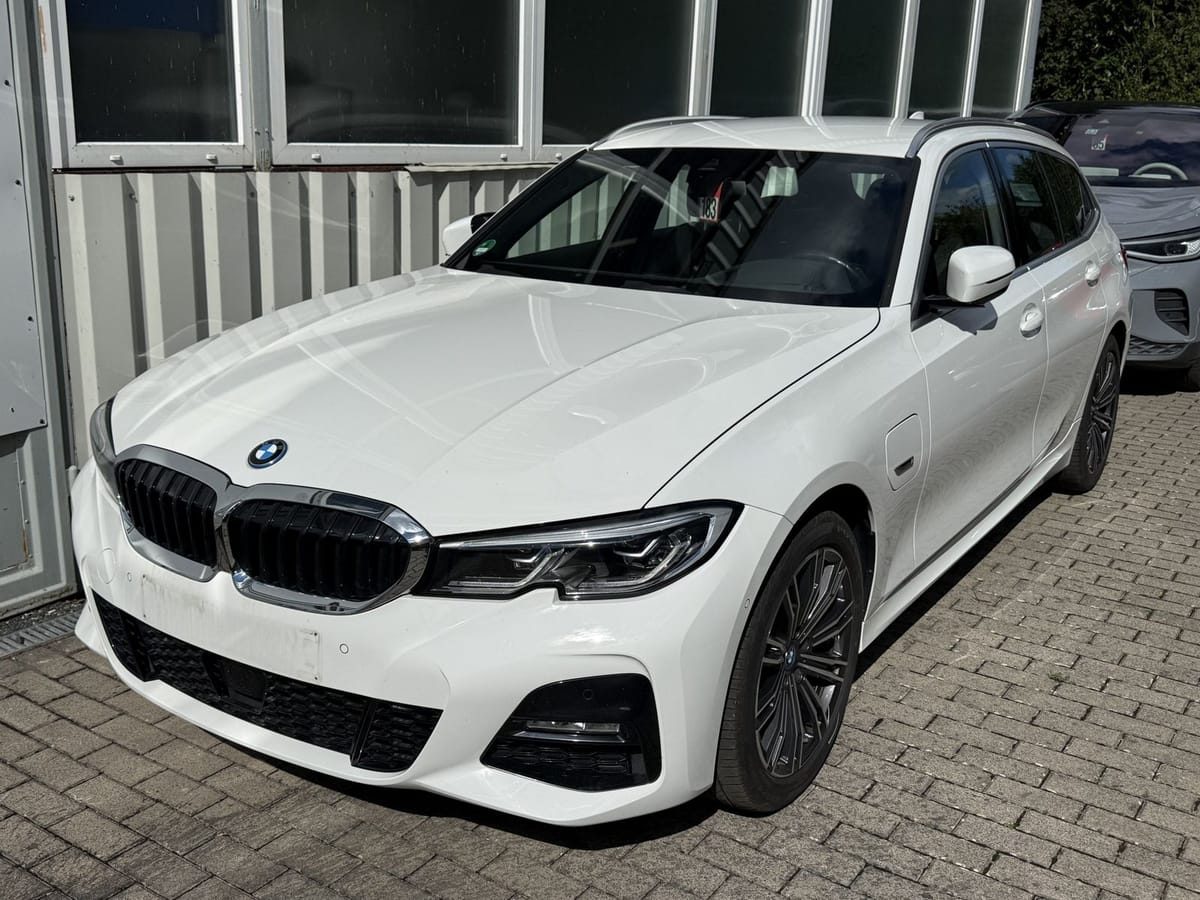 BMW 330 xDrive 2022