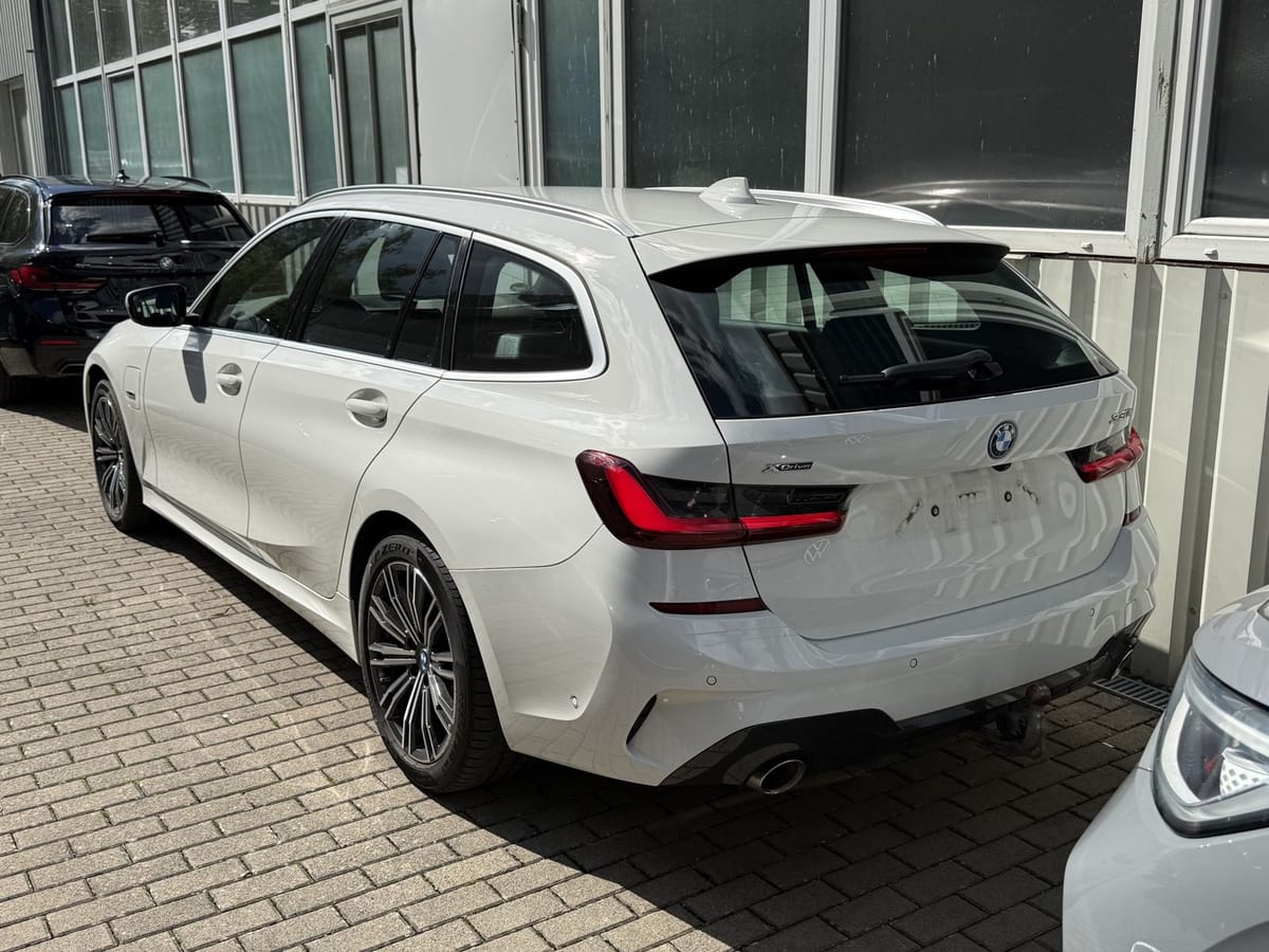 BMW 330 xDrive M Sport AHK ACC HUD Cam HiFi Laser 1H foto 2