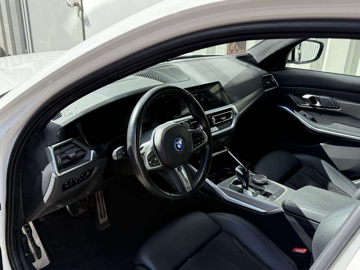 BMW 330 xDrive M Sport AHK ACC HUD Cam HiFi Laser 1H foto 3