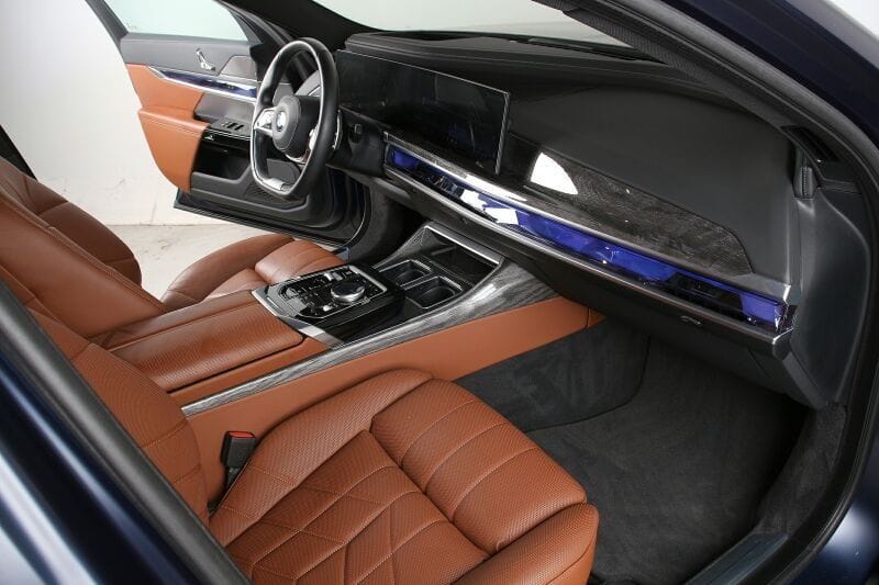 BMW 740d xDr Individual UVP172439.-. Fond Entertain. foto 6