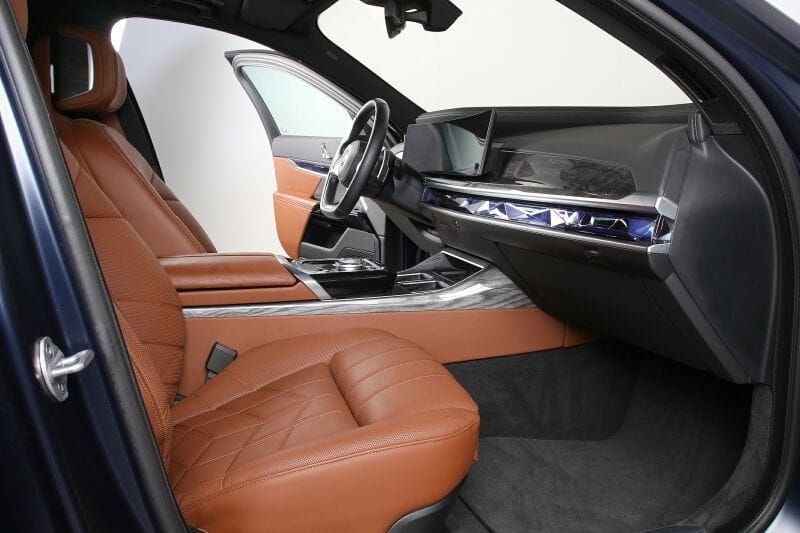 BMW 740d xDr Individual UVP172439.-. Fond Entertain. foto 7