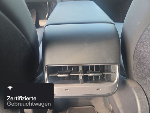 Tesla Model Y Long Range AWD foto 13
