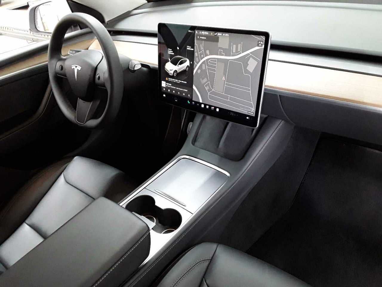Tesla Model Y Long Range Dual Motor AWD foto 12