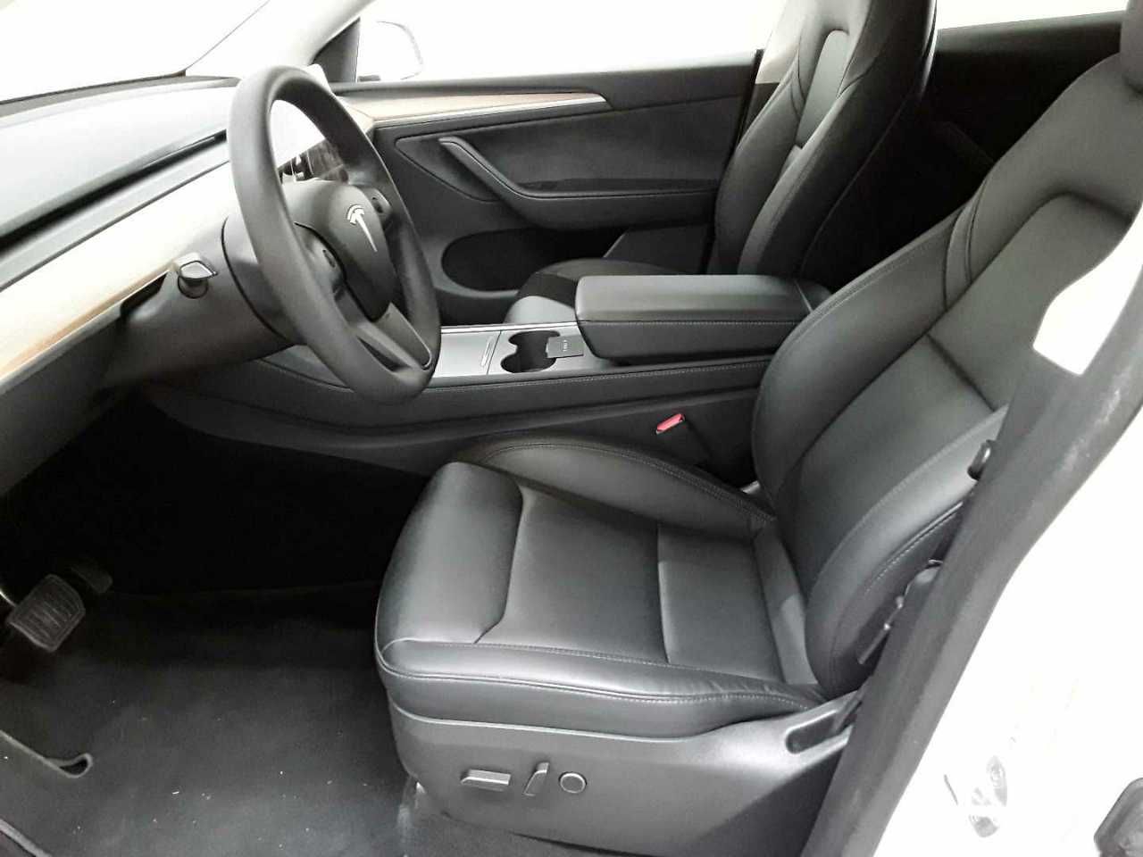 Tesla Model Y Long Range Dual Motor AWD foto 3