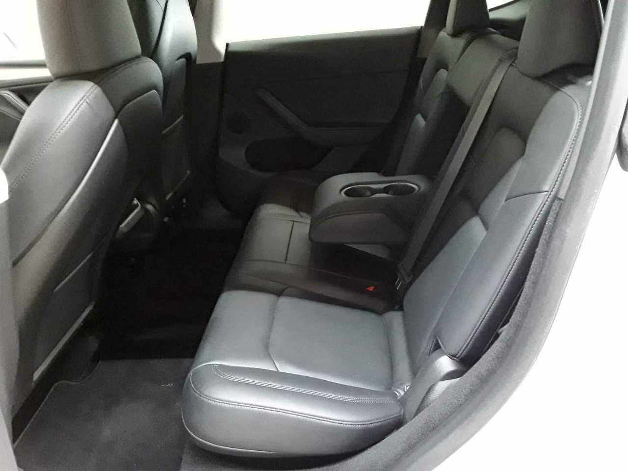 Tesla Model Y Long Range Dual Motor AWD foto 7