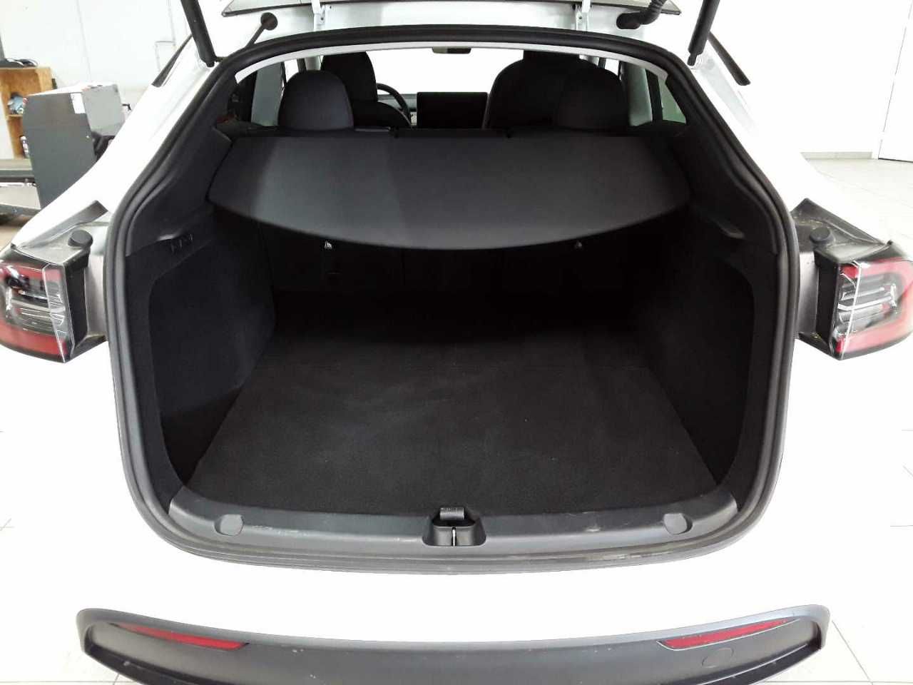 Tesla Model Y Long Range Dual Motor AWD foto 9