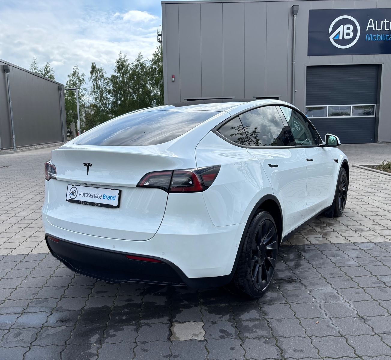 Tesla Model Y Long Range Dual AWD foto 4