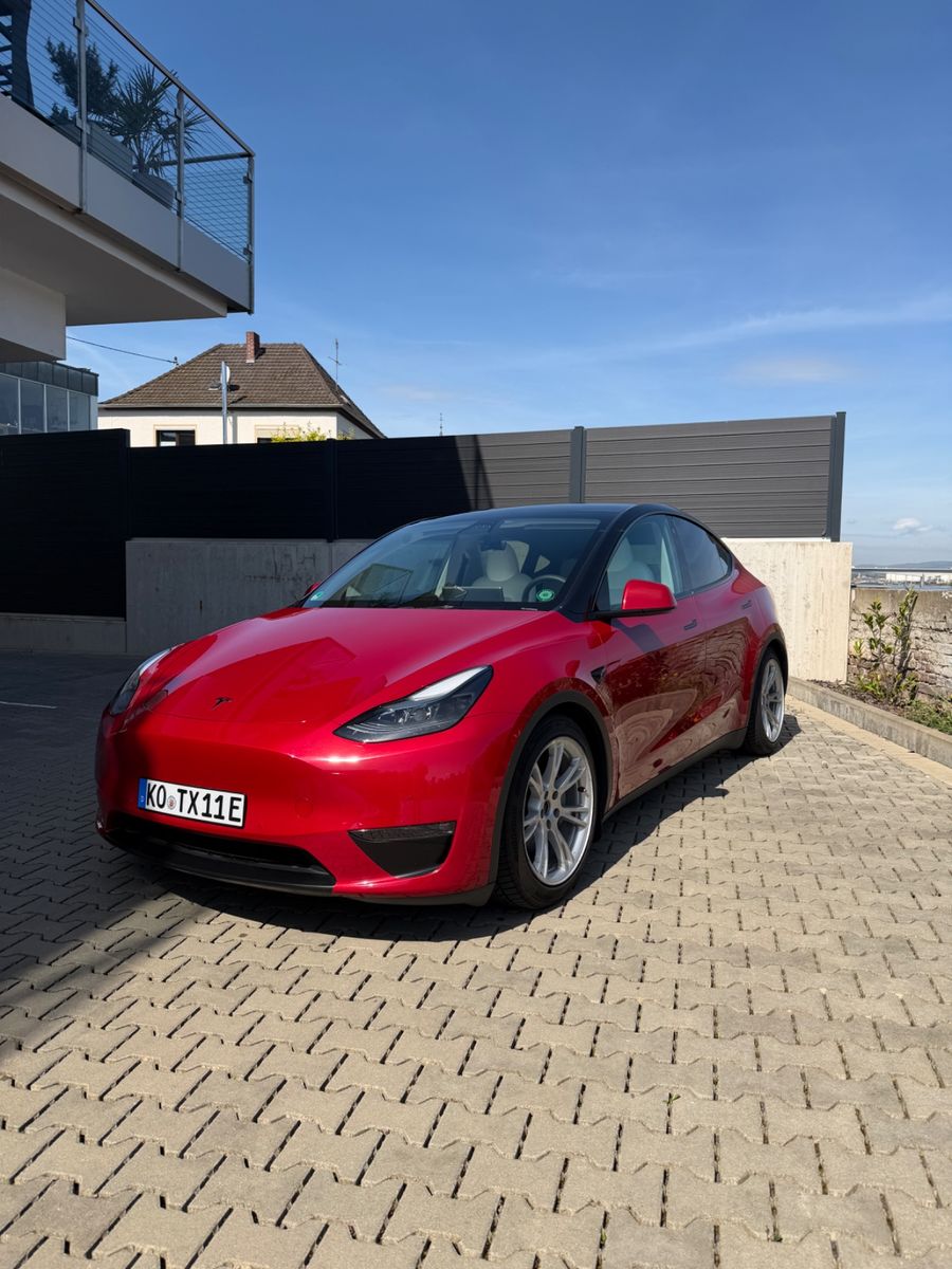 Tesla Model Y Long Range AWD AccBoost KW V3 foto 1
