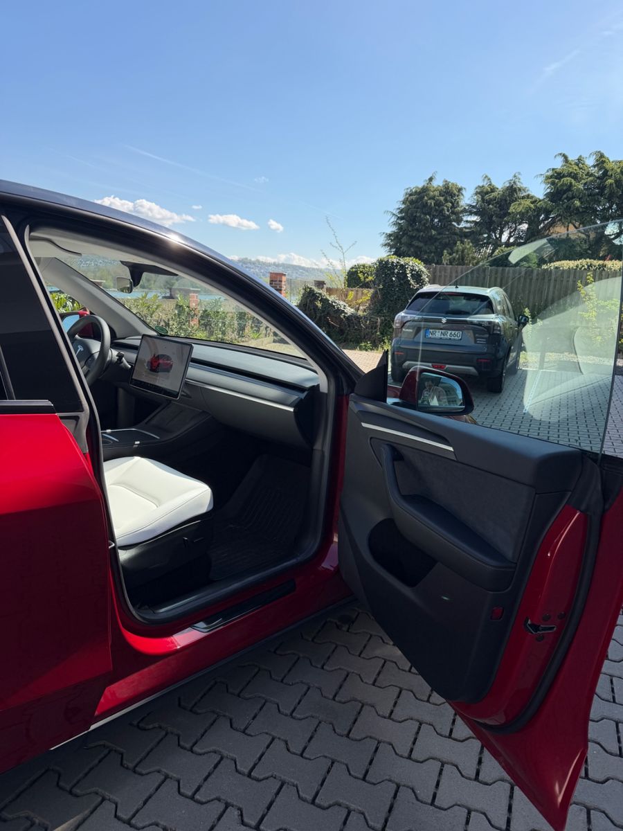 Tesla Model Y Long Range AWD AccBoost KW V3 foto 11