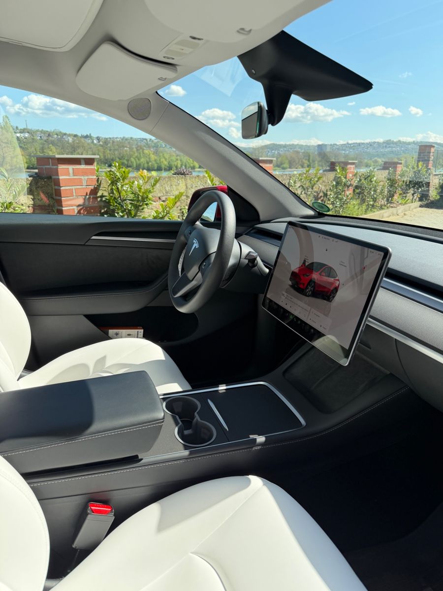 Tesla Model Y Long Range AWD AccBoost KW V3 foto 9