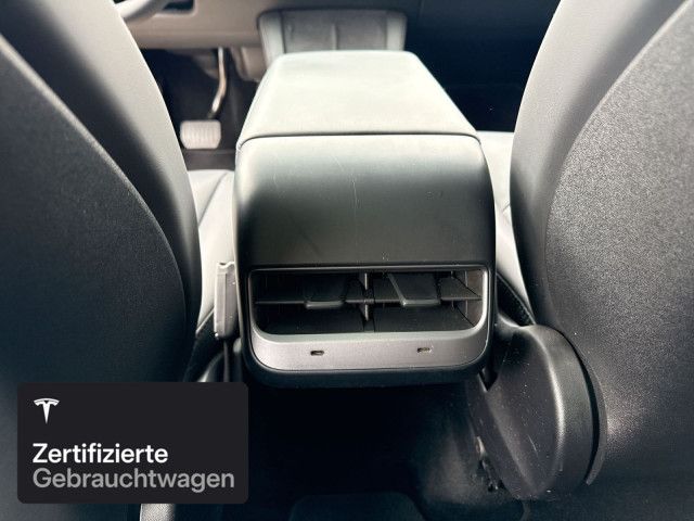 Tesla Model Y Rear-Wheel Drive foto 13